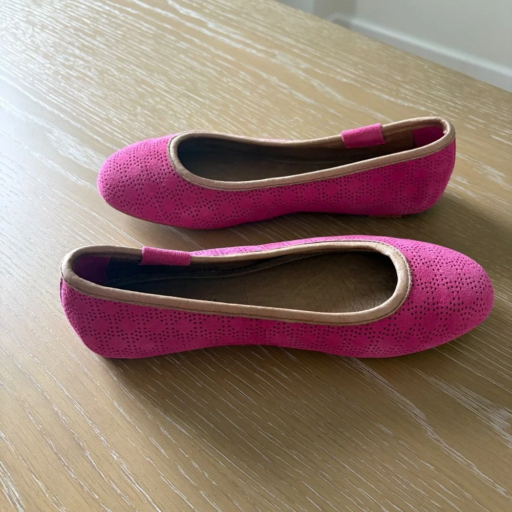 EMU Australia Womens‎ Pink Perforated Suede Ballet Flats Size 8